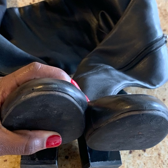 Chanel black leather thigh high boots 38.5 - Picture 3 of 7